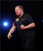 WINMAU SIGNS CANADA’S NICK SMITH