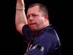 Winmau Sign US Disabled Darts Star Lora Josey