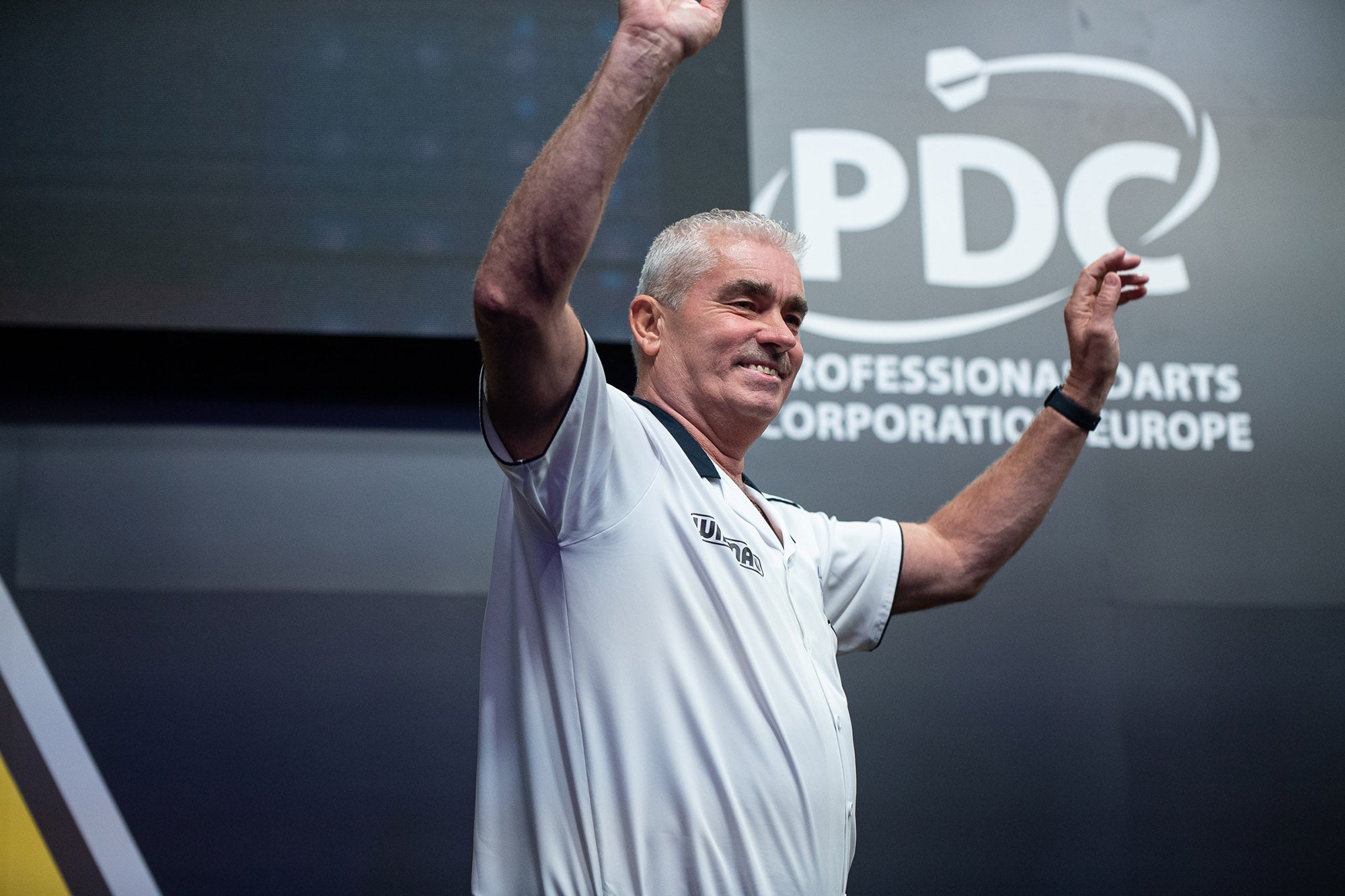 BRILLIANT BEATON ROLLS BACK THE YEARS AT THE BALTIC SEA DARTS OPEN