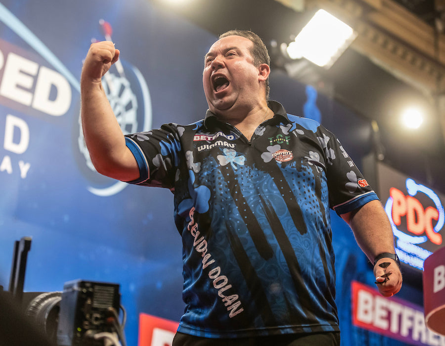 DOLAN CAUSES SENSATIONAL UPSET TO DETHRONE VAN GERWEN